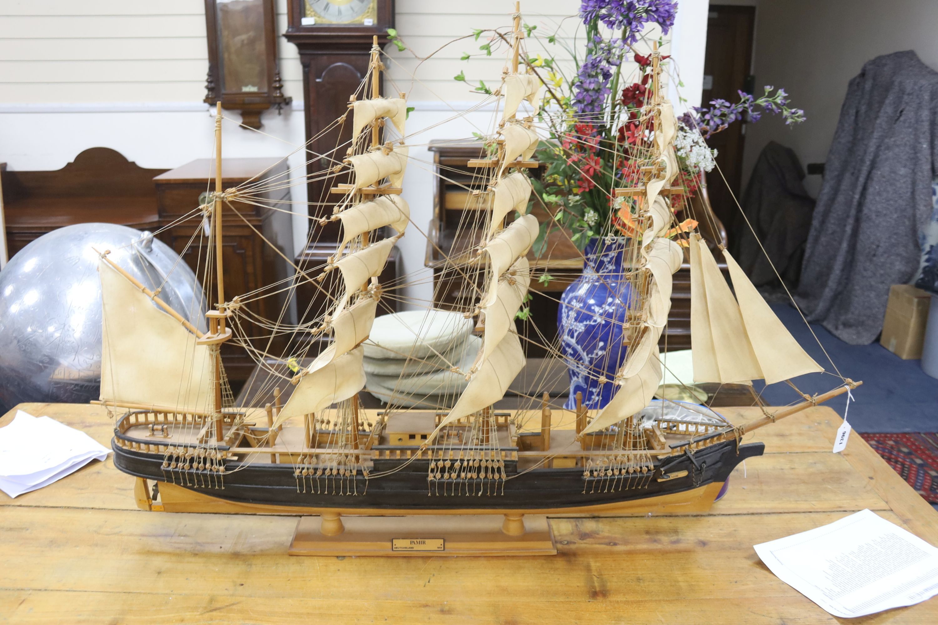 A ship model, width 125cm